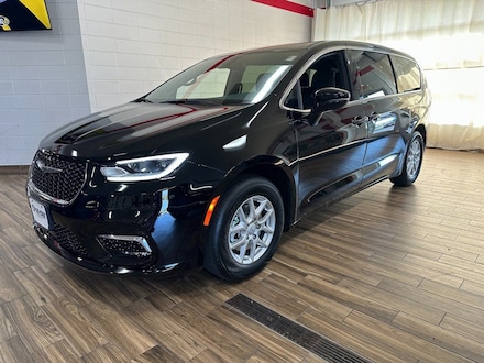 2026 Chrysler Pacifica Select Passenger Van