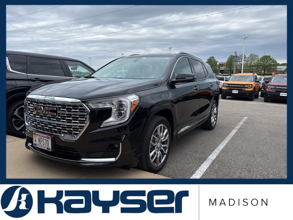 2022 GMC Terrain Denali AWD's photo