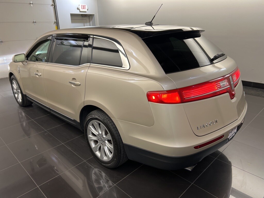 Used 2017 Lincoln MKT Elite SUV