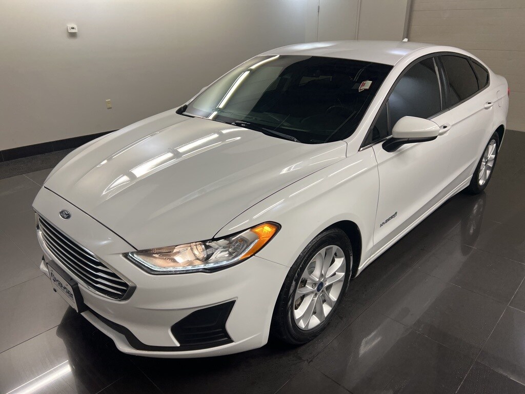 Used 2019 Ford Fusion Hybrid SE Sedan