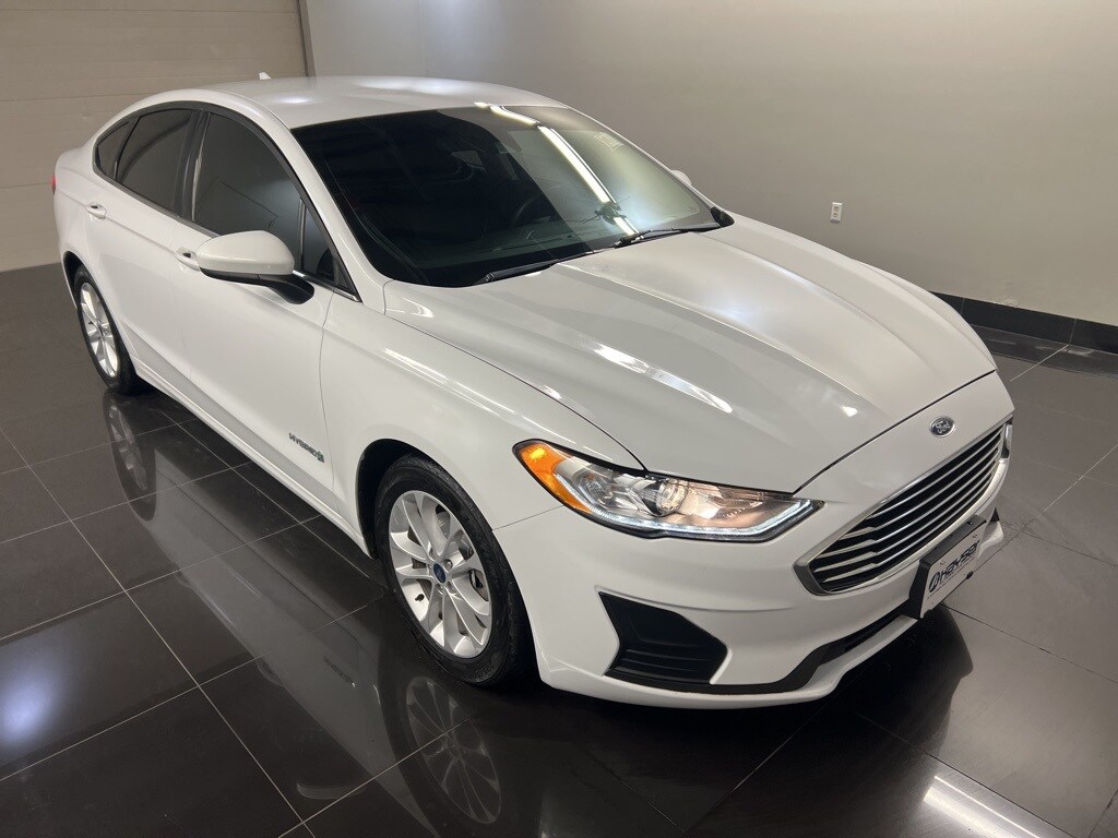 Used 2019 Ford Fusion Hybrid SE Sedan