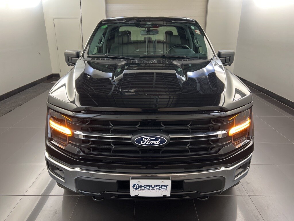 2024 Ford F-150 XLT photo 2