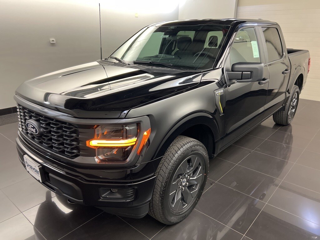 2025 Ford F-150 STX photo 3