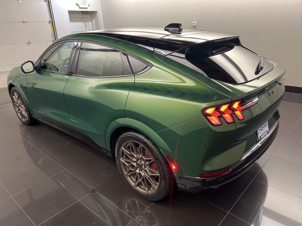 2025 Ford Mustang Mach-E GT photo 4