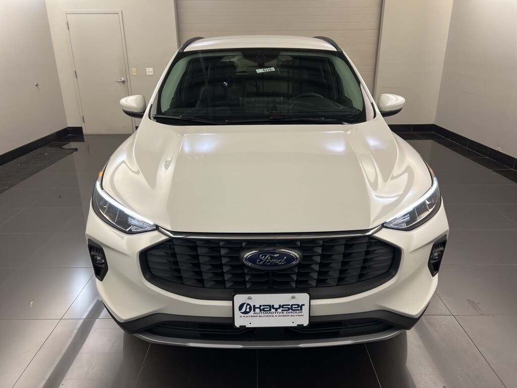 2025 Ford Escape Base photo 2