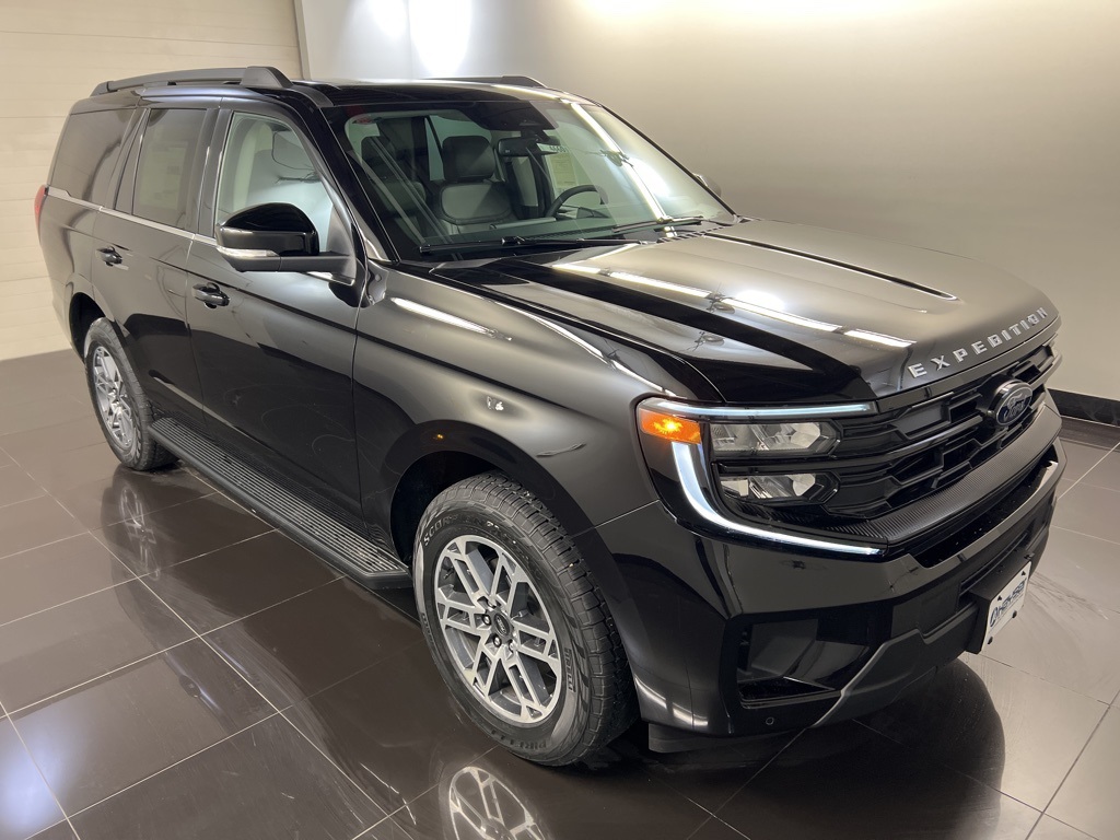 2025 Ford Expedition Active's photo