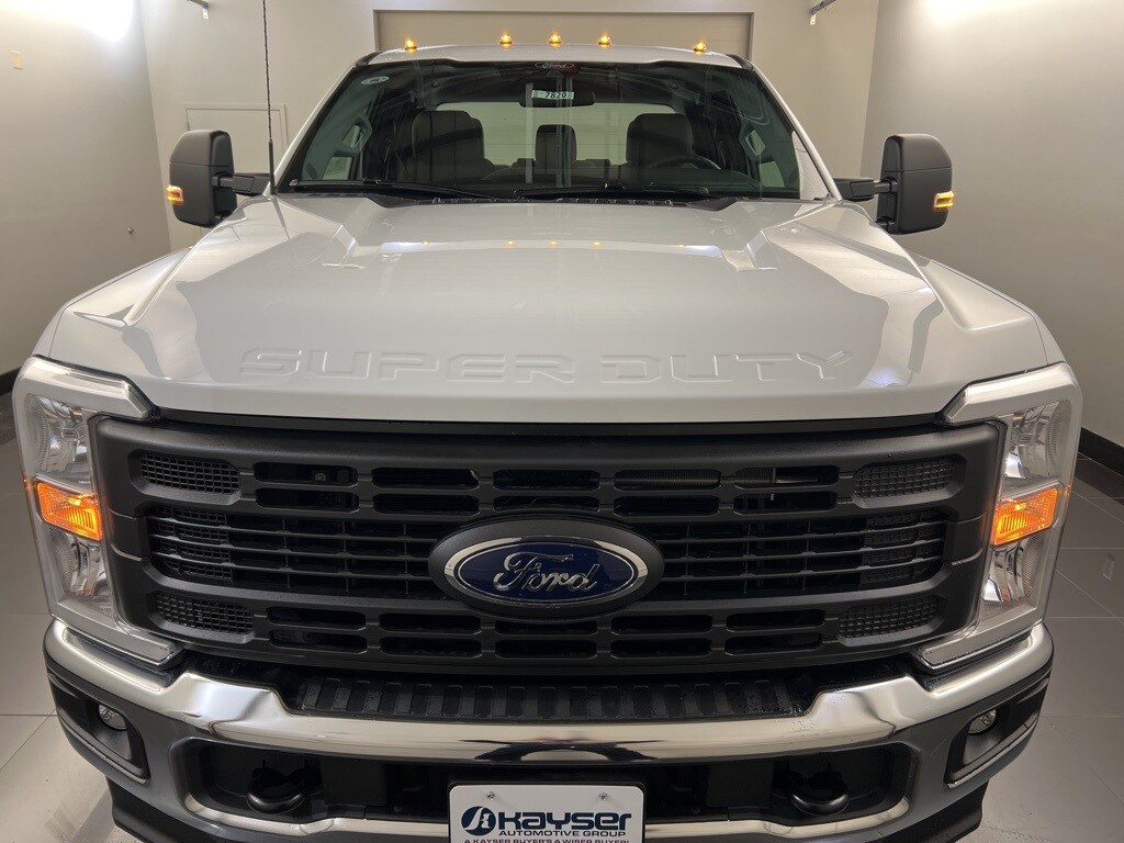 2025 Ford F-350 XL photo 2