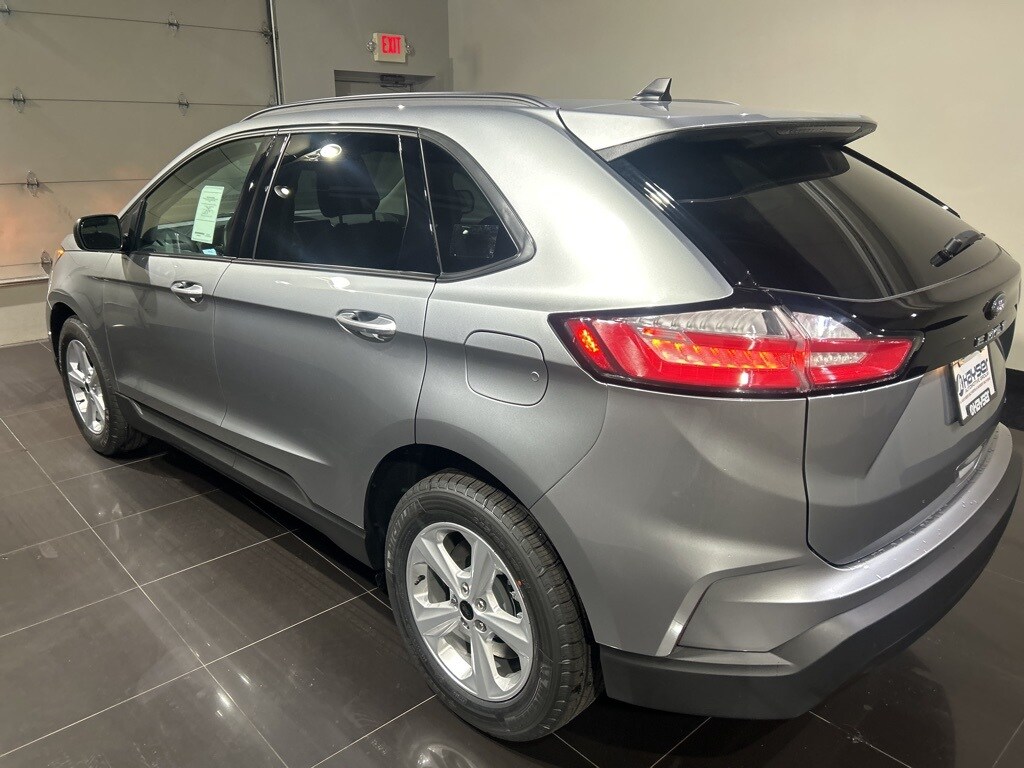 2024 Ford Edge SE photo 4