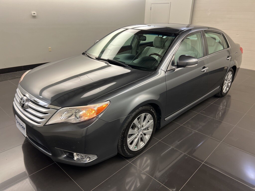 2012 Toyota Avalon Limited photo 3