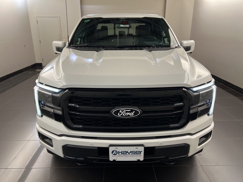 2025 Ford F-150 Lariat photo 2