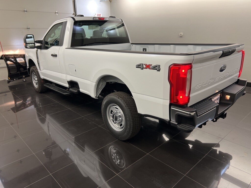 2025 Ford F-250 XLT photo 4