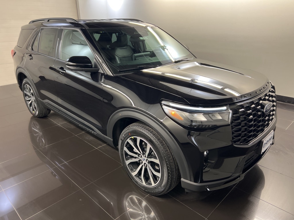 2026 Ford Explorer ST-LINE's photo