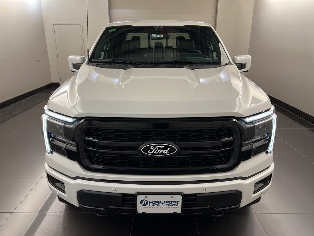 2025 Ford F-150 Lariat photo 2