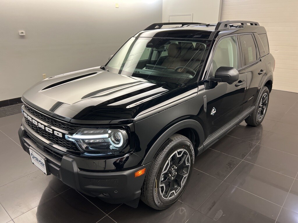 2025 Ford Bronco Sport Outer Banks photo 3