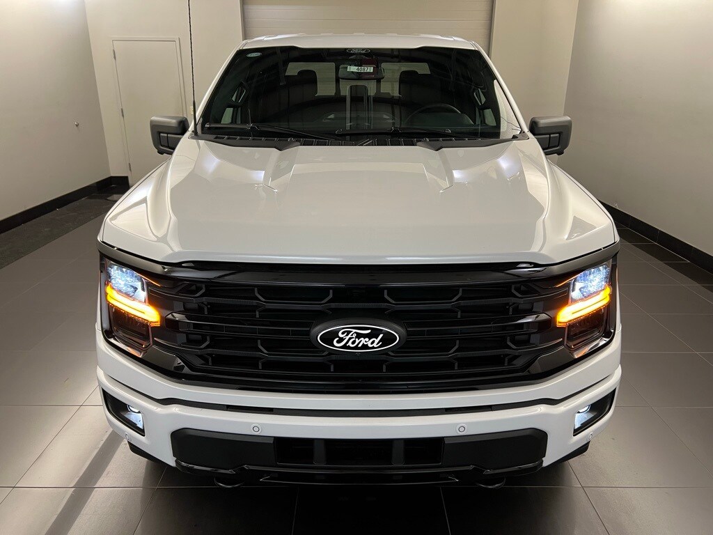 2025 Ford F-150 XLT photo 2