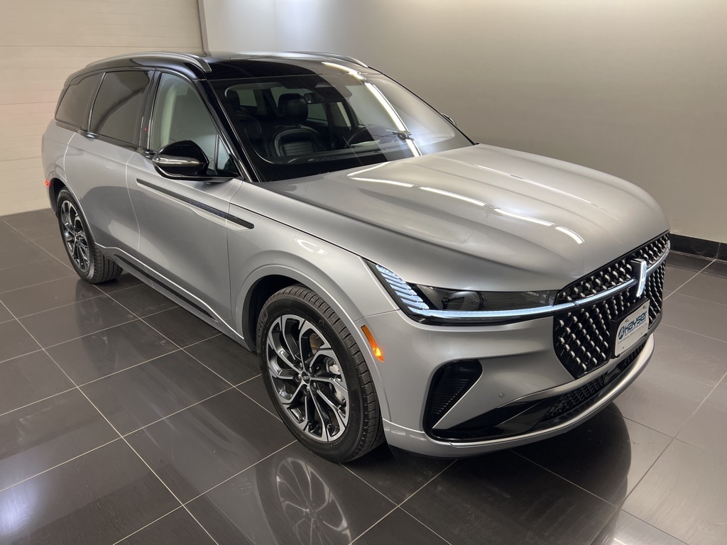 2025 Lincoln Nautilus Reserve's photo