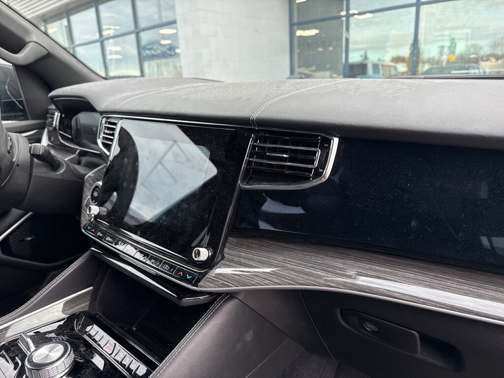 2022 Jeep Wagoneer Series III photo 3