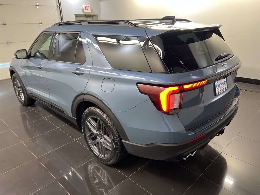 2026 Ford Explorer ST photo 4