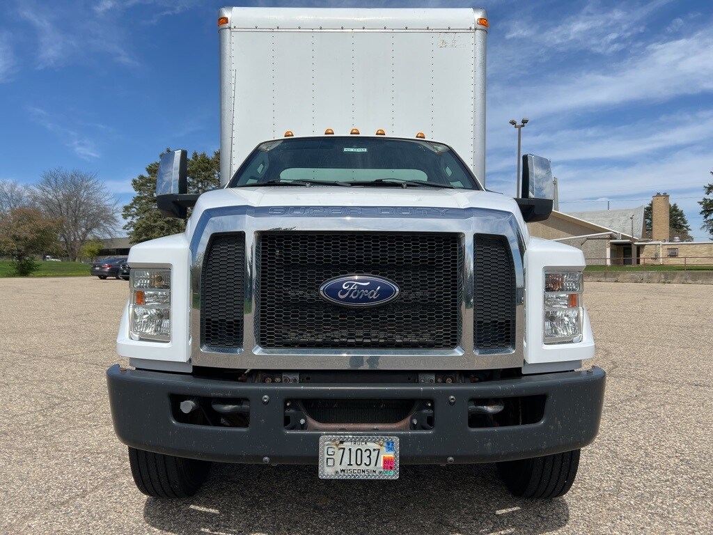 2016 Ford F-650 photo 2