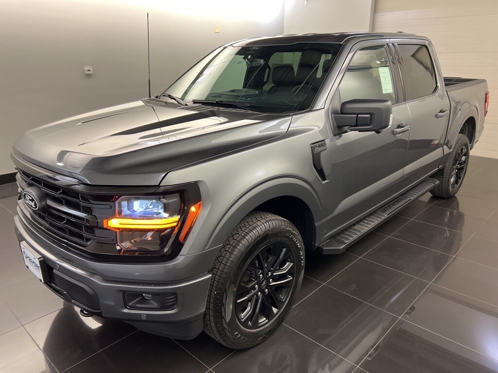 2025 Ford F-150 XLT photo 2