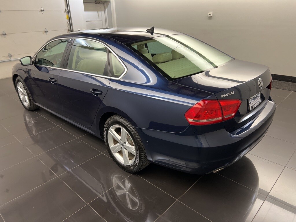 2015 Volkswagen Passat TDI SE photo 4