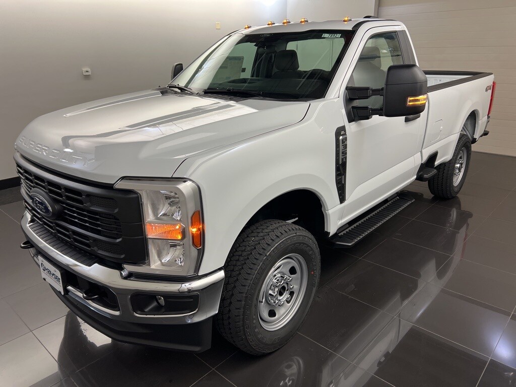 2026 Ford F-350 XL photo 3