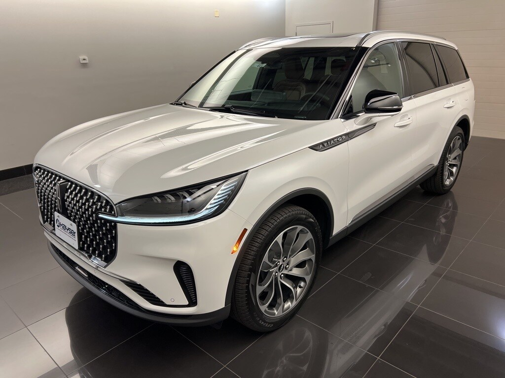 2025 Lincoln Aviator Reserve photo 2
