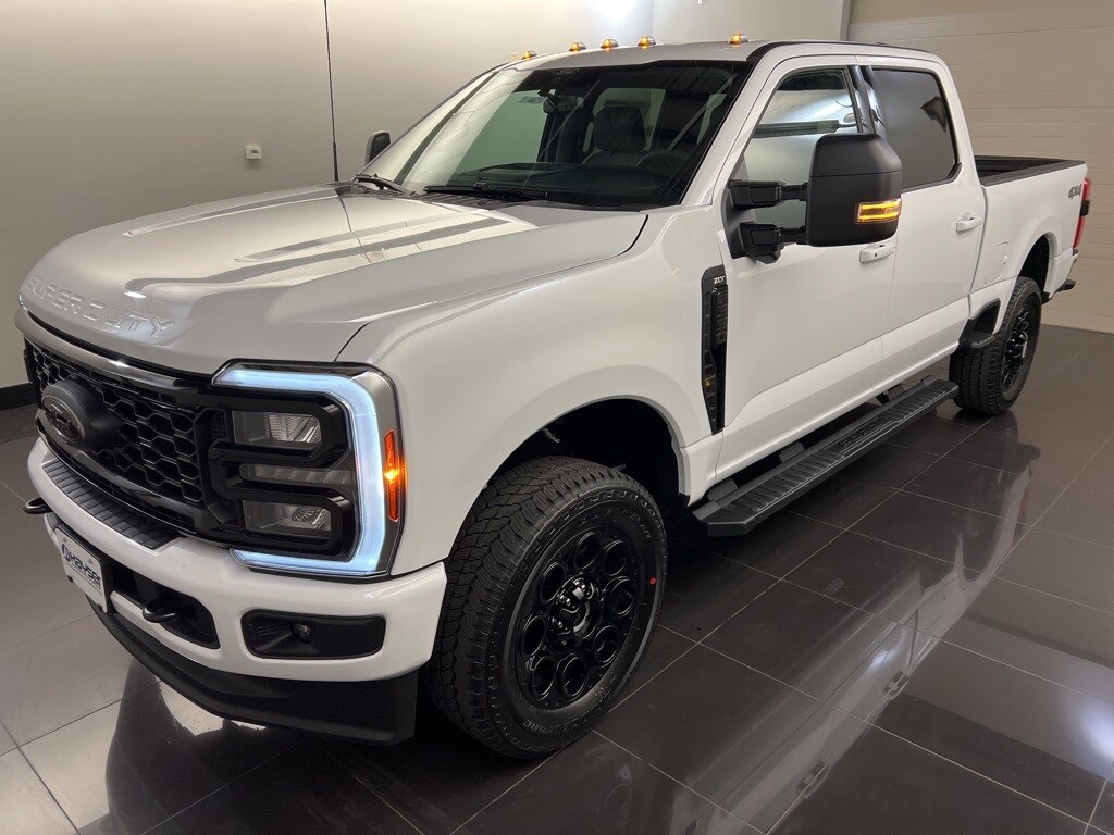 2026 Ford F-350 XLT photo 3