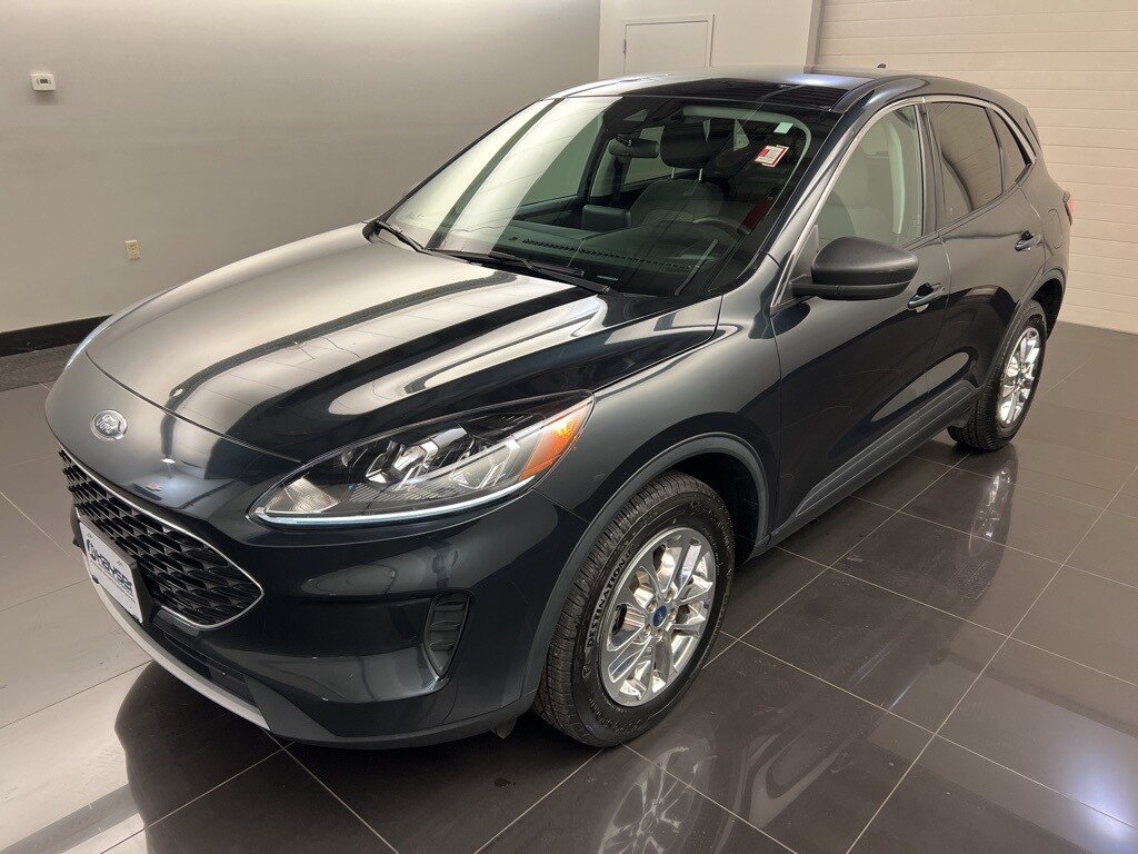 2022 Ford Escape SE photo 3