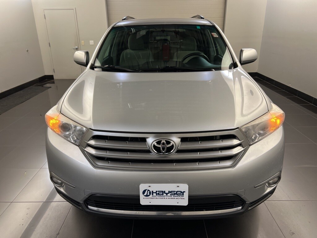 2013 Toyota Highlander Base Plus photo 2