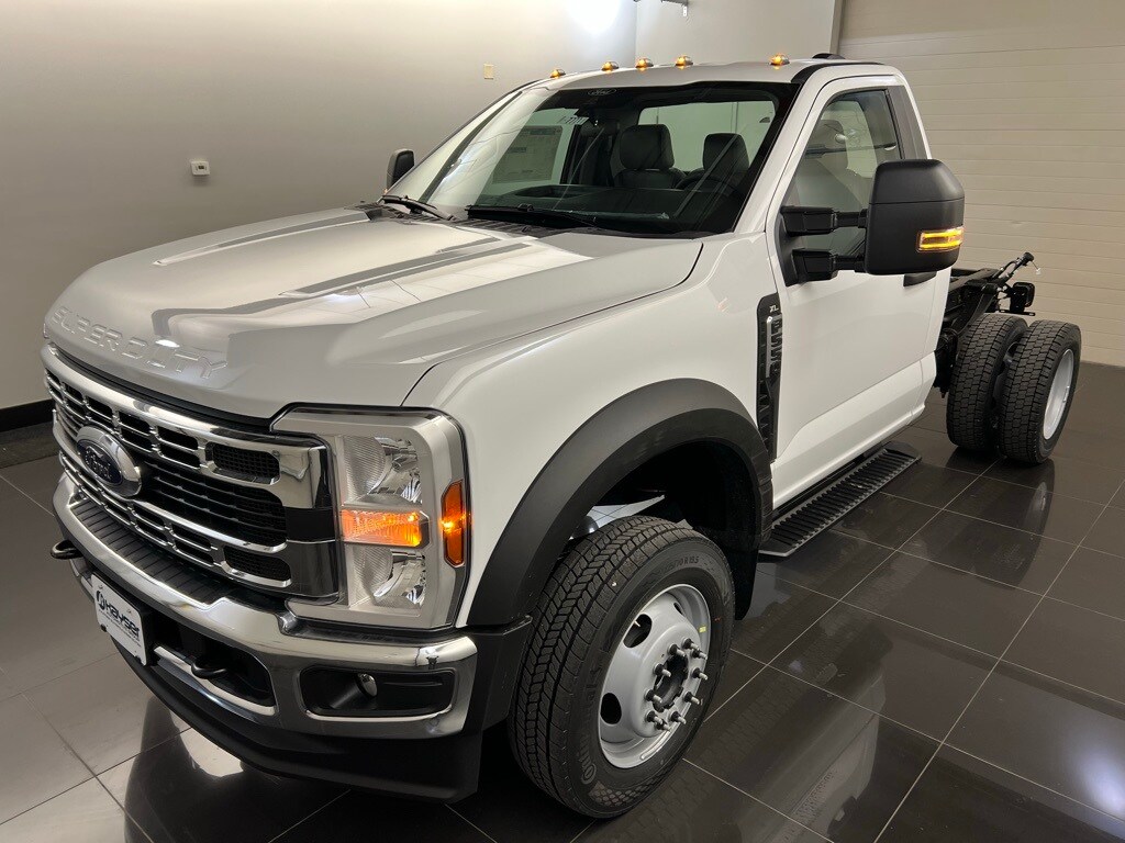 2025 Ford F-550 XL photo 3