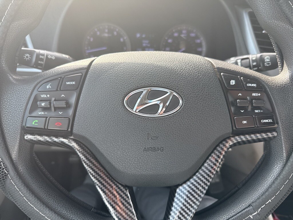 2017 Hyundai Tucson SE photo 2