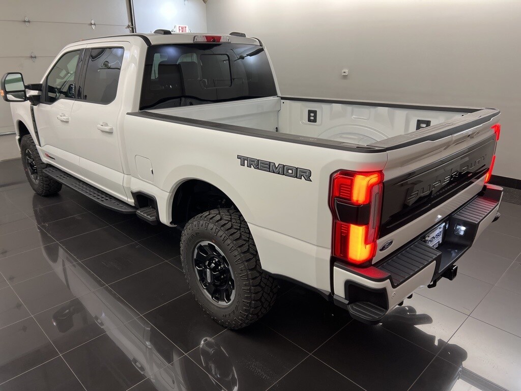 2026 Ford F-250 Platinum photo 4