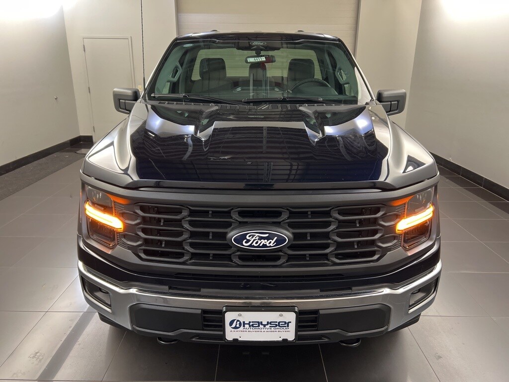 2025 Ford F-150 XL photo 2