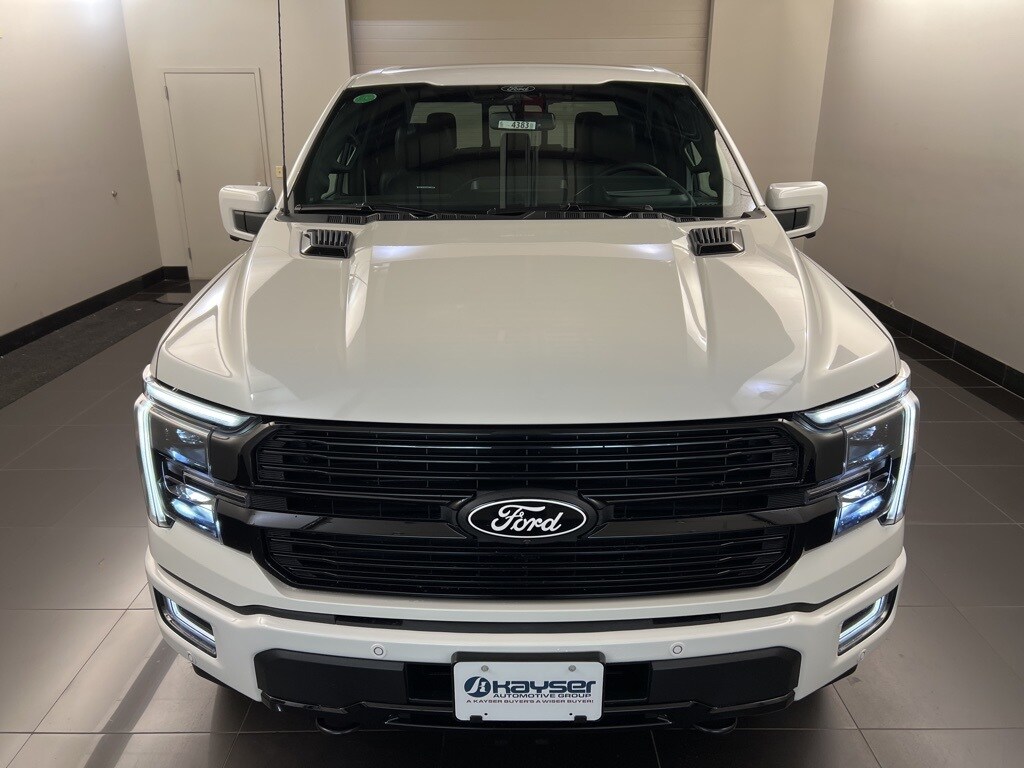 2025 Ford F-150 Platinum photo 2