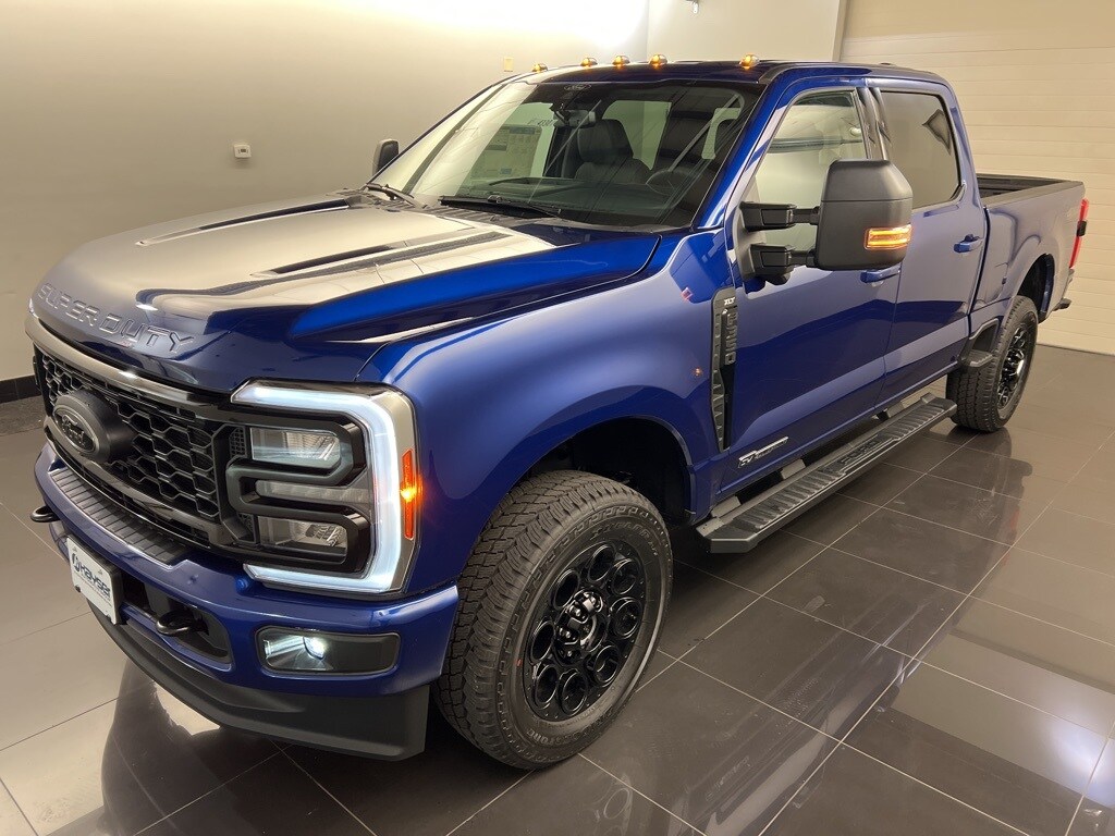 2026 Ford F-350 XLT photo 3