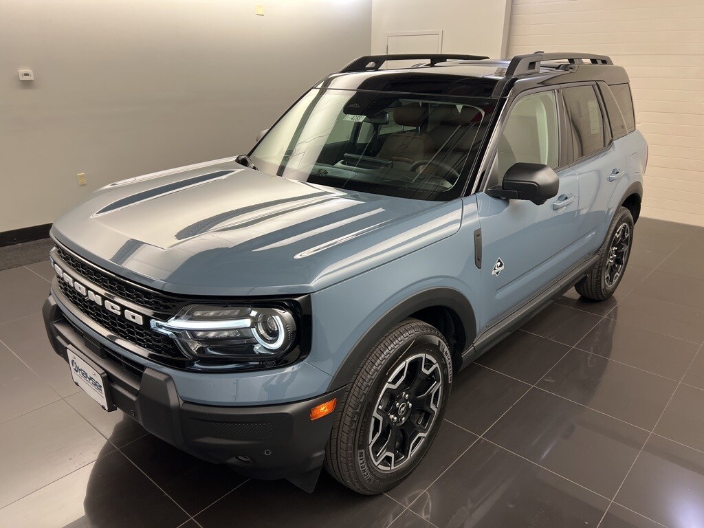 2025 Ford Bronco Sport Outer Banks photo 3