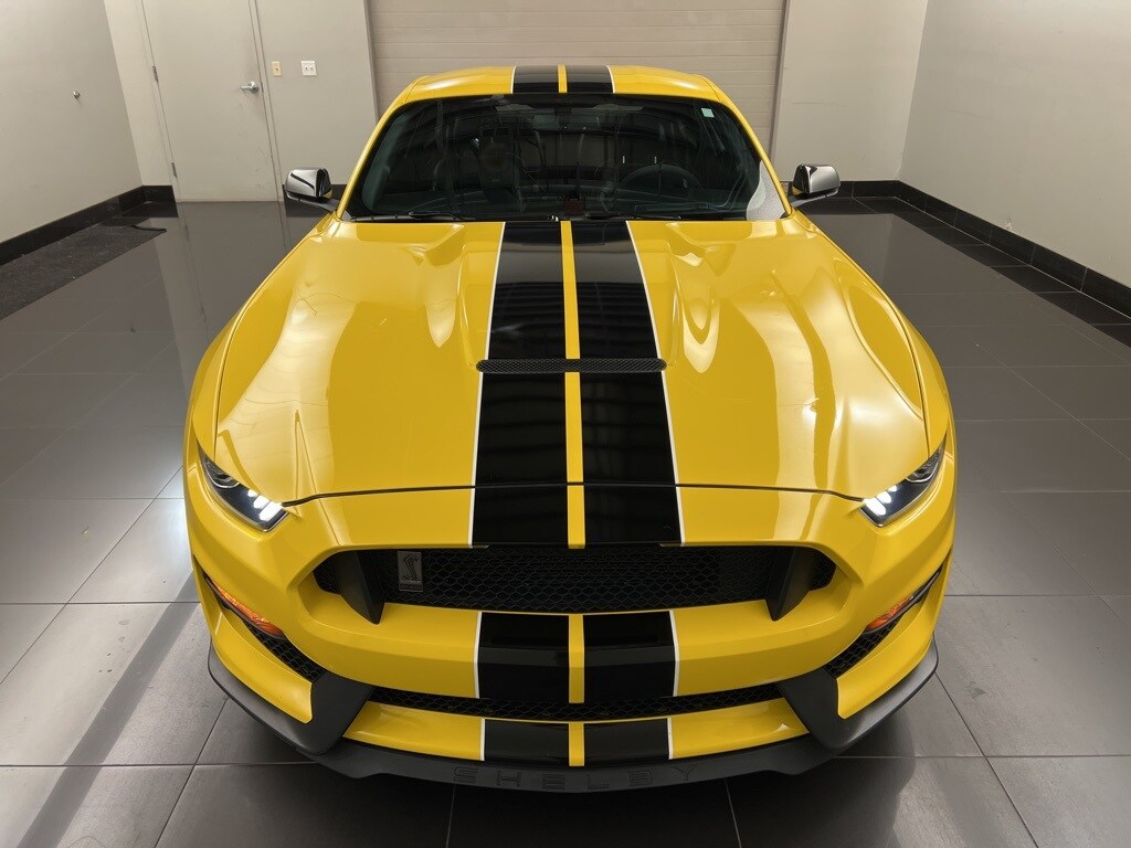 2016 Ford Mustang Shelby GT350 photo 2