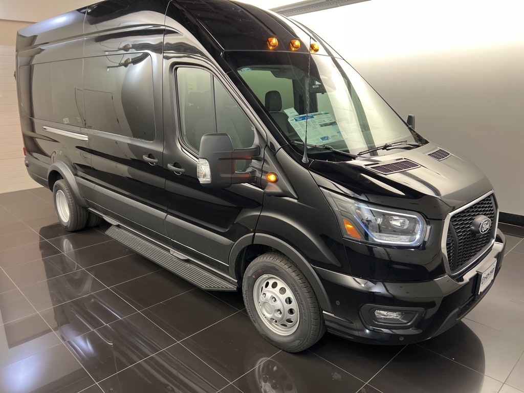 2026 Ford Transit Passenger Van XL's photo