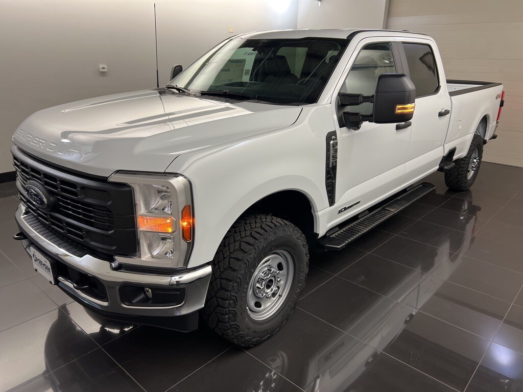 2026 Ford F-350 XL photo 3