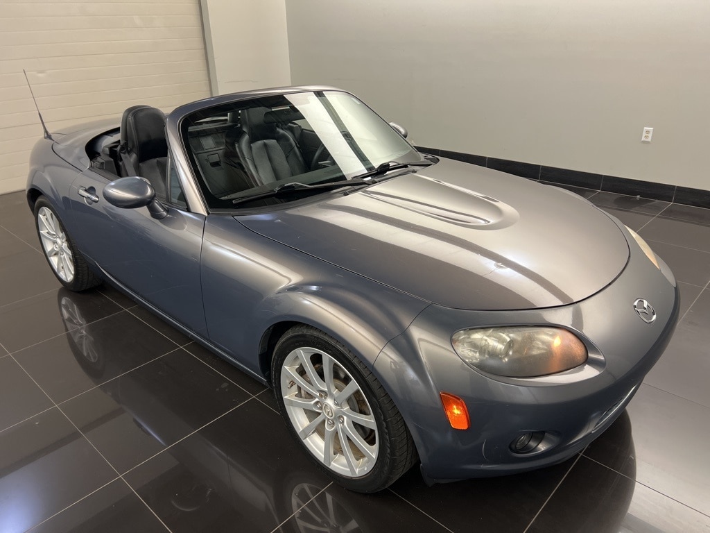 Used 2008 Mazda MX-5 Miata Grand Touring Hard Top with VIN JM1NC26F680156270 for sale in Madison, WI