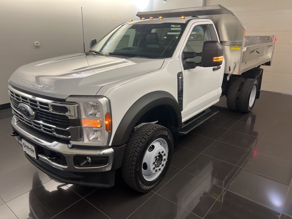 2025 Ford F-550 XL photo 3