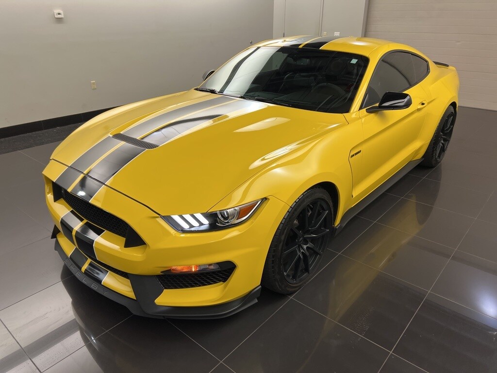 2016 Ford Mustang Shelby GT350 photo 3