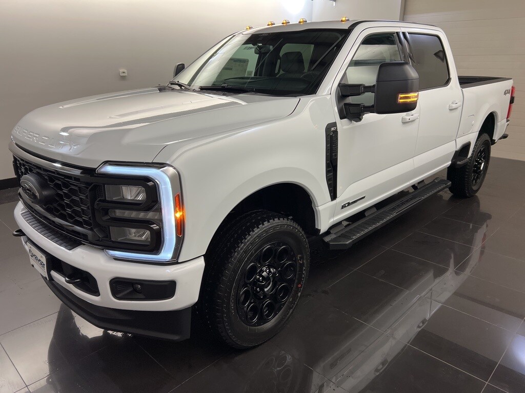 2025 Ford F-350 XLT photo 3