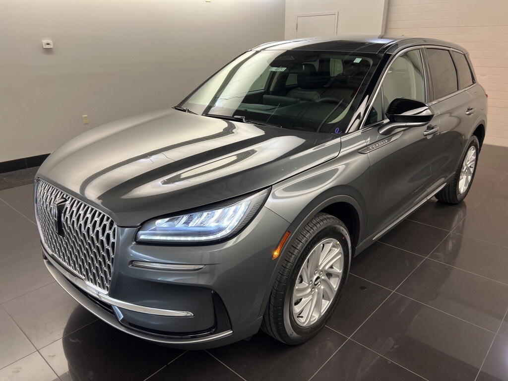 2025 Lincoln Corsair Premiere photo 3