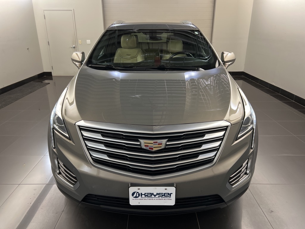 Used 2018 Cadillac XT5 Luxury with VIN 1GYKNDRS8JZ190126 for sale in Madison, WI