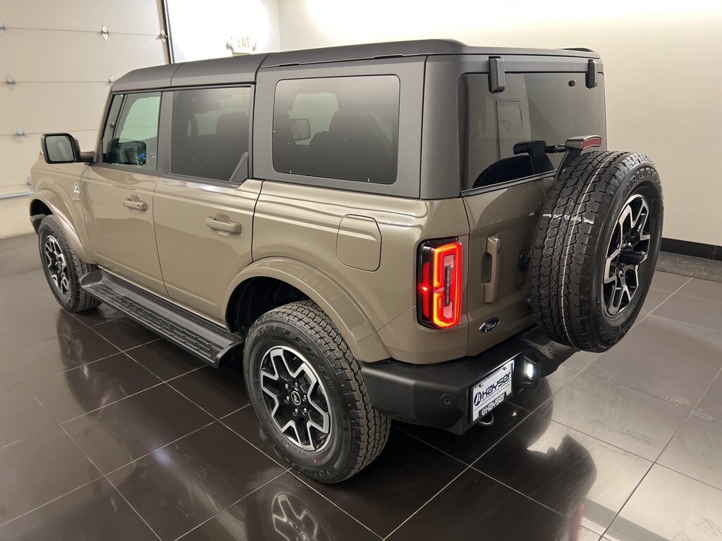 2025 Ford Bronco Outer Banks photo 4
