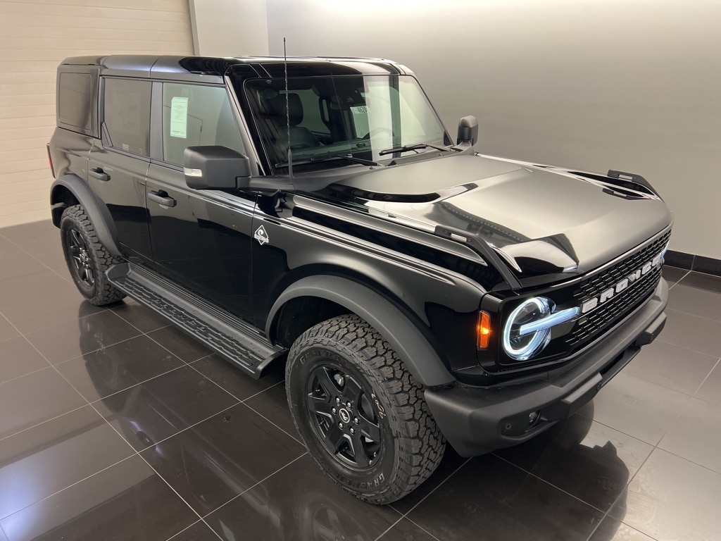 2025 Ford Bronco 4-Door Outer Banks's photo