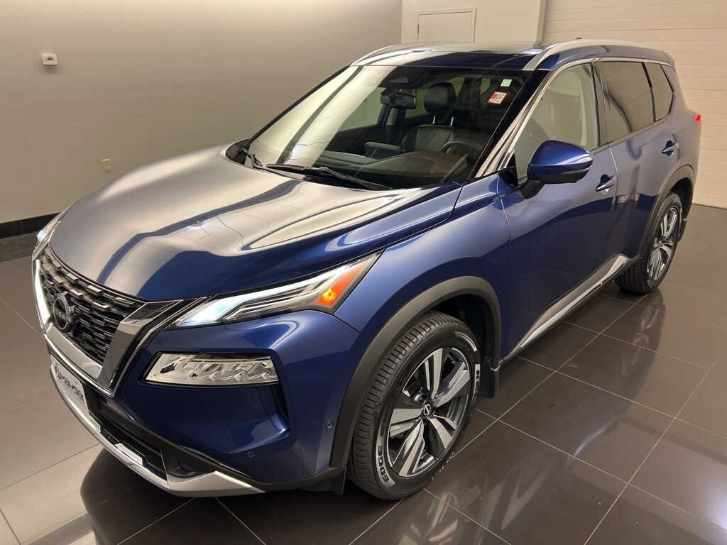 2023 Nissan Rogue Platinum photo 3