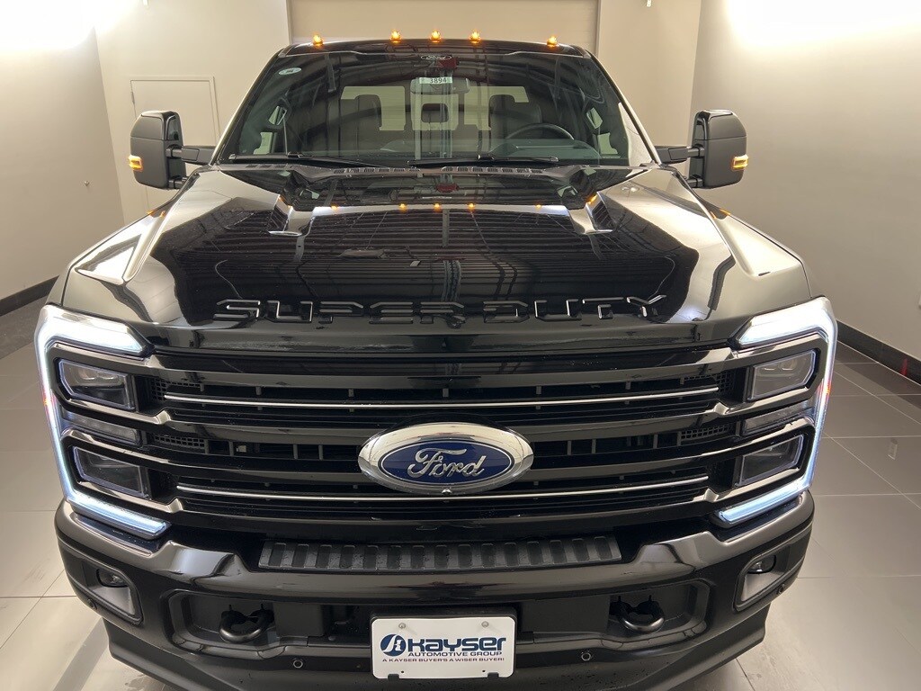 2025 Ford F-250 Platinum photo 2